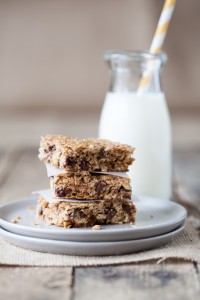 chocolate oat chip crispie bars